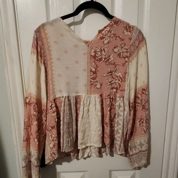 Coco + Jaimeson Top - Picture 2 of 4